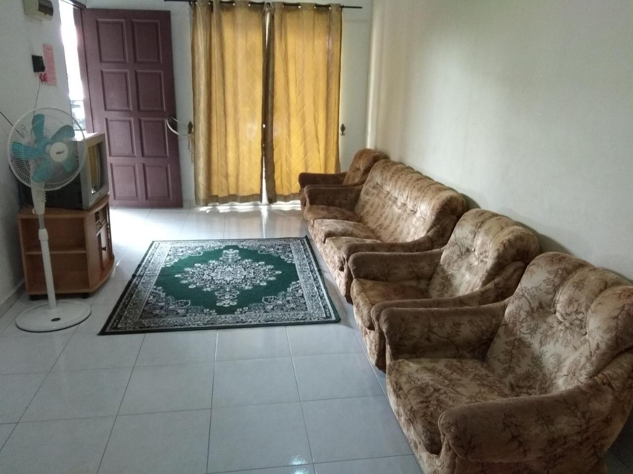 Homestay Amsyarah Сери-Искандар Экстерьер фото